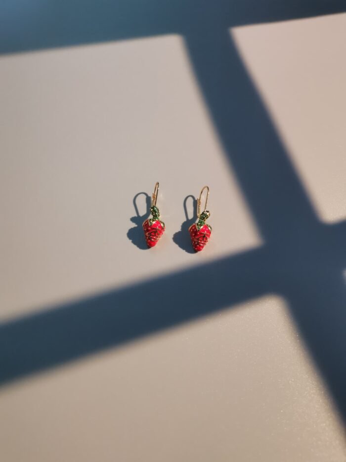 41FC8A50-560B-424E-9778-82305AD47168.jpg strawberry earrings (with box)