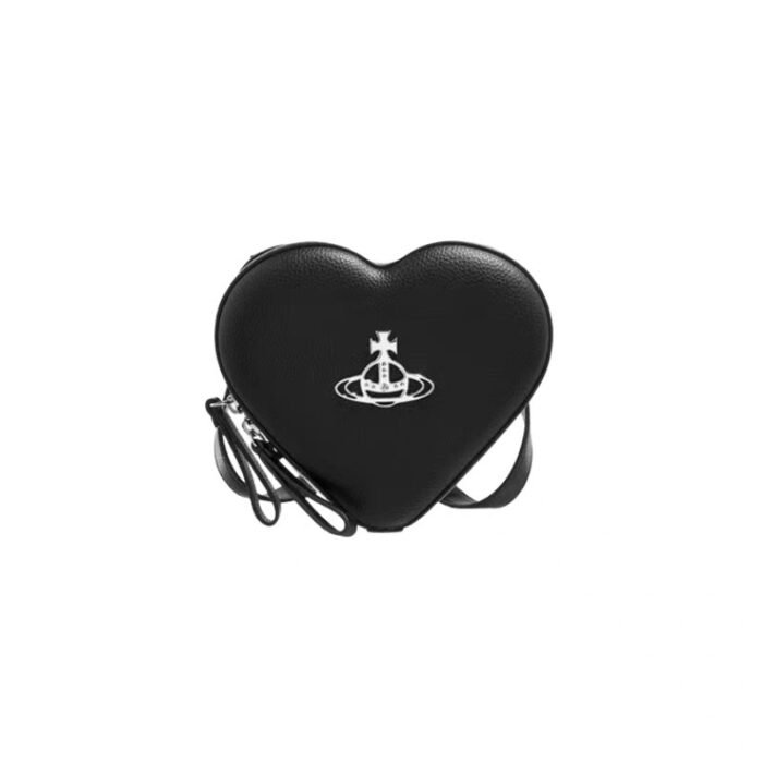 96D40BAB-C22B-4F4F-AB90-FDC9767BB4FB.jpg Black heart bag (with dust bag)