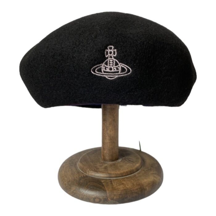 A7A65454-5B98-4D9F-B9A2-AF5D4E5ABF60.jpg black beret hat (with dust bag)