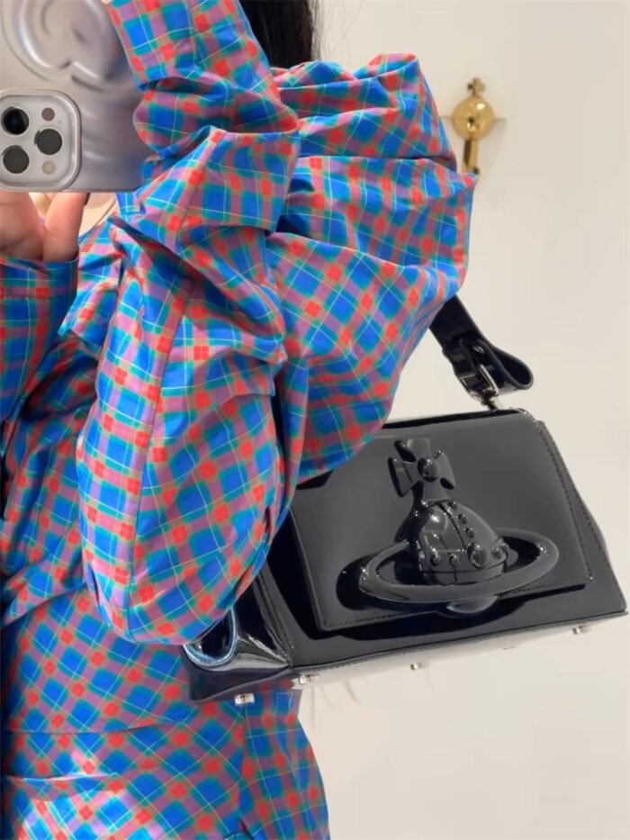 Black 3D handbag  (with dustbag)