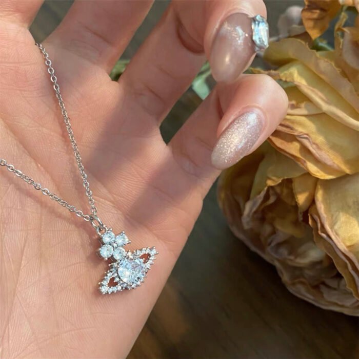 CDDD1230-C6C3-4480-ADCD-87AEB047296F.jpg Valentina orb necklace (with box)