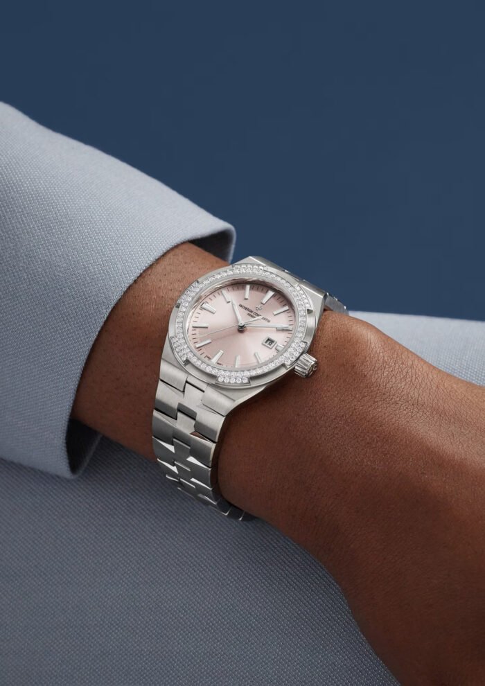 OVERSEAS SELF-WINDING 4605V200A-B971 35 MM STEEL