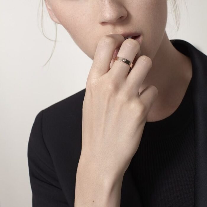 Diamond-Casa-cartier-love-ring-diamonds-2-3.jpeg Cartier Love Ring. 1 Diamonds