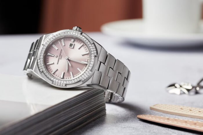 OVERSEAS SELF-WINDING 4605V200A-B971 35 MM STEEL