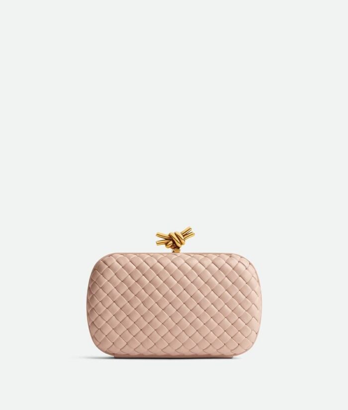 Medium-717622V01D16915_A.jpg Knot