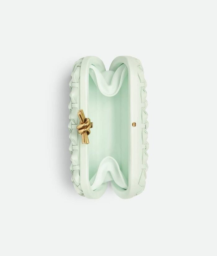 Medium-717622V3AC11824_C.jpg Knot