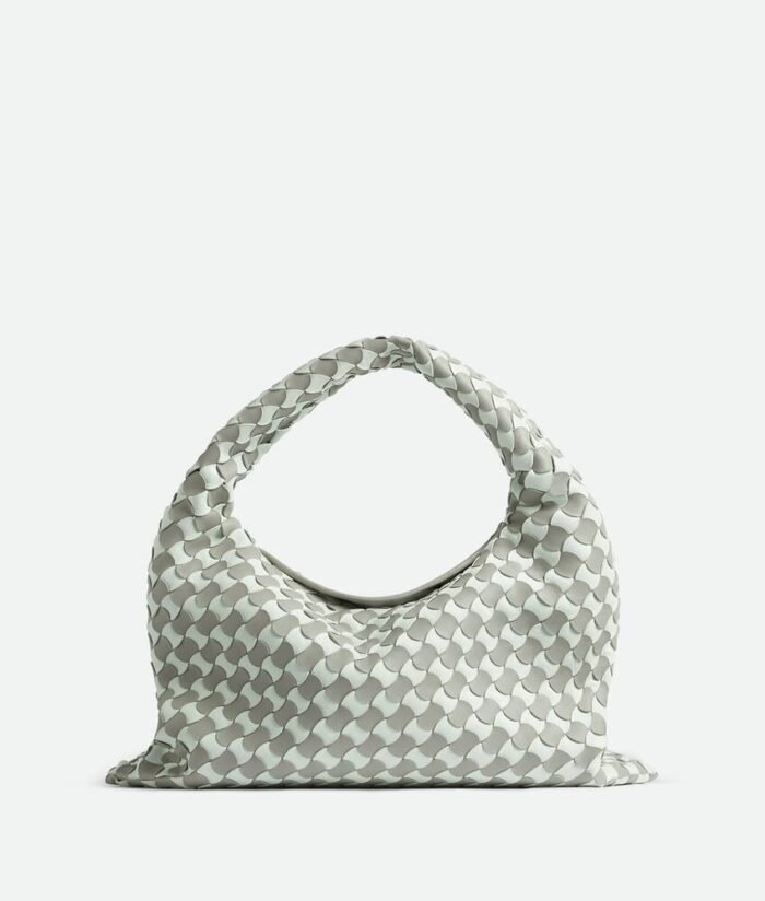 Medium-777584V3SA11549_A.jpg Small Hop