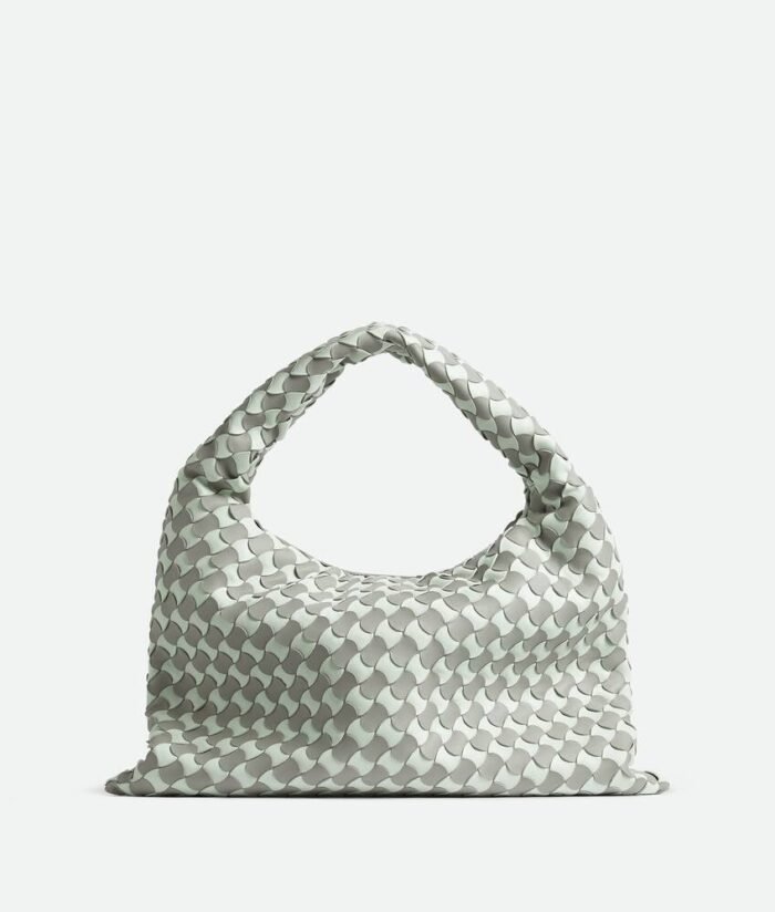 Medium-777584V3SA11549_E.jpg Small Hop