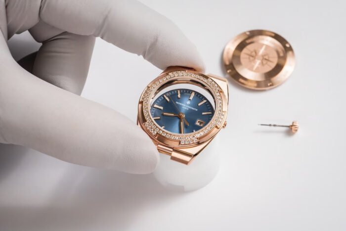 OVERSEAS QUARTZ 1225V200R-H015 33 MM PINK GOLD